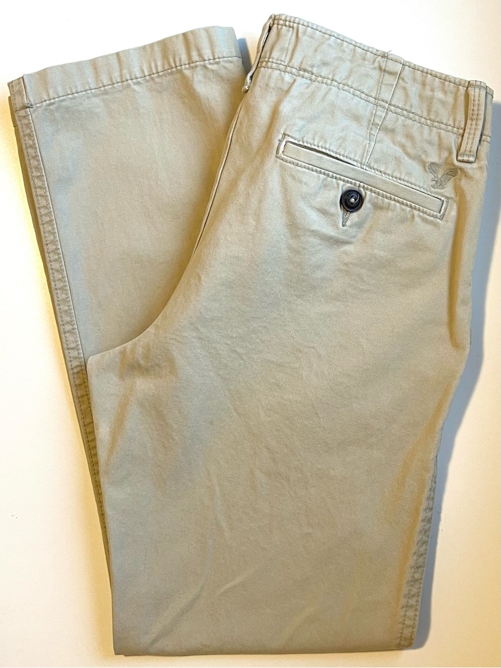 American Eagle Chino Khakis - Light Tan & Relaxed Straight - Size 30 | 32